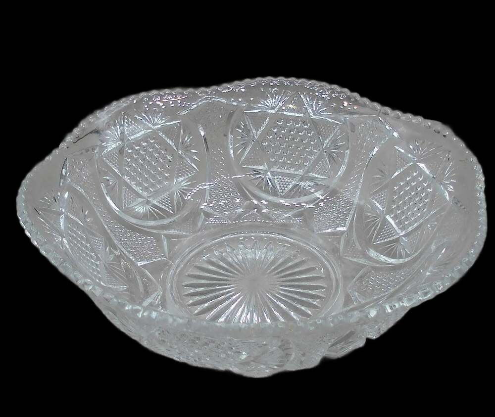 Vintage Flared Bowl 8.5" Scalloped Edge Star of David Hobstar Diamond Panels